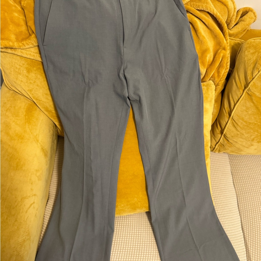 Banana Republic Sculpted Stretch Pants in Light Heather Gray - Picture 2 of 4
